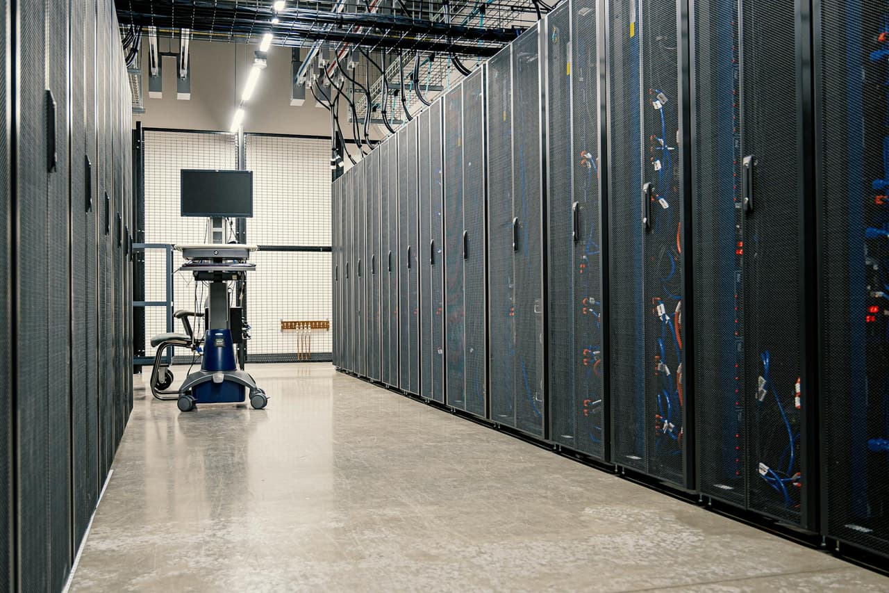 Modern data center met servers